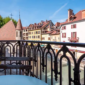 Du Palais De L'isle France